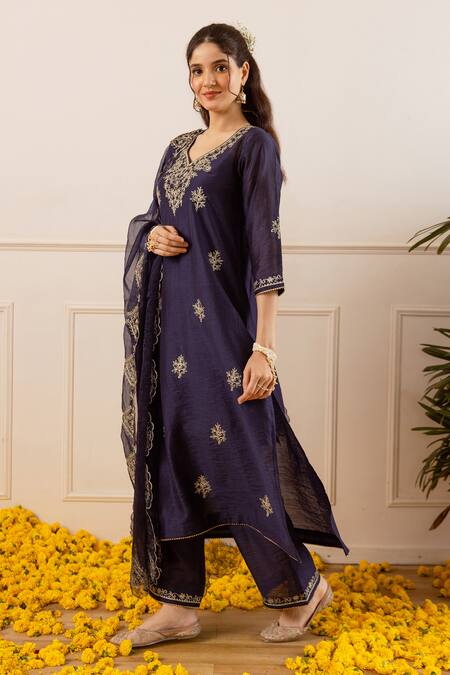 Buy_ASRUMO_Navy Chanderi, Organza Embroidery, Zari V-neck Kurta Pant Set _Online_at_Aza_Fashions