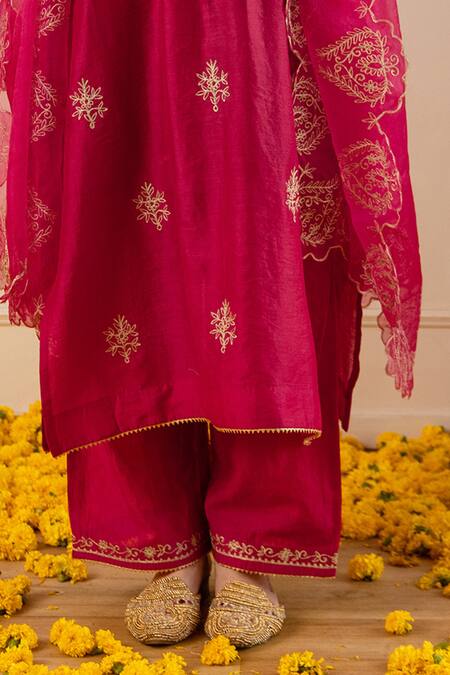 ASRUMO_Magenta Chanderi, Organza Embroidery, Zari, Applique Split V-neck Kurta Pant Set _Online_at_Aza_Fashions