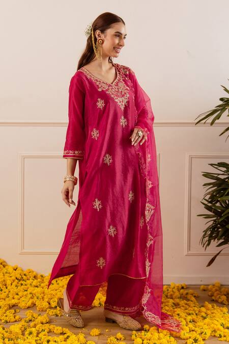 Shop_ASRUMO_Magenta Chanderi, Organza Embroidery, Zari, Applique Split V-neck Kurta Pant Set _Online_at_Aza_Fashions