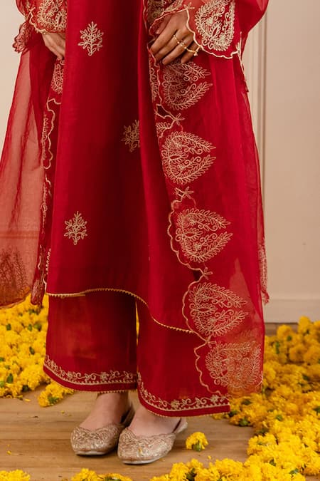 ASRUMO_Red Chanderi, Organza Zari, Embroidery, Applique V-neck Kurta Pant Set _Online_at_Aza_Fashions