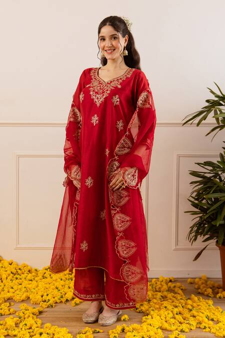 Shop_ASRUMO_Red Chanderi, Organza Zari, Embroidery, Applique V-neck Kurta Pant Set _Online_at_Aza_Fashions