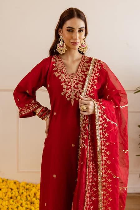 ASRUMO_Red Chanderi, Organza Embroidery, Zari V-neck Kurta Set _Online_at_Aza_Fashions