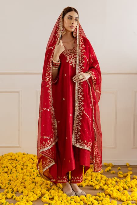 Shop_ASRUMO_Red Chanderi, Organza Embroidery, Zari V-neck Kurta Set _Online_at_Aza_Fashions