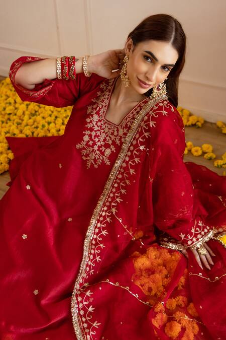 ASRUMO_Red Chanderi, Organza Embroidery, Zari V-neck Kurta Set _at_Aza_Fashions