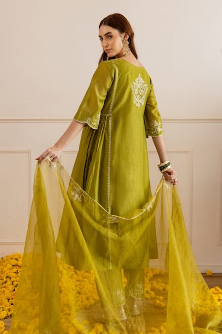 ASRUMO Chanderi Zari & Taari Embroidered Kurta Set 