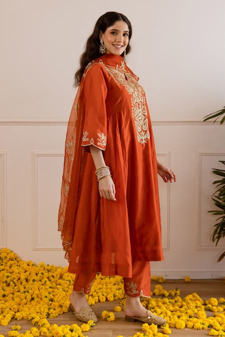 ASRUMO Zari & Taari Embroidered Chanderi Kurta Set 