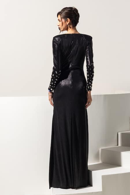 Vesture Onyx Black Deep Neck Ring Gown 