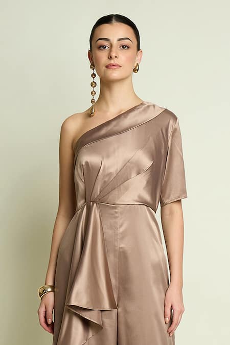 Buy_Aakaar_Beige Satin One Shoulder Draped Jumpsuit 