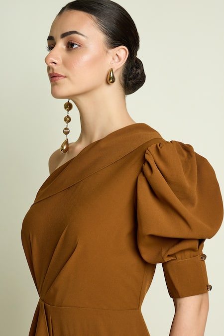 Buy_Aakaar_Brown Crepe One Shoulder Puff Sleeve Jumpsuit 