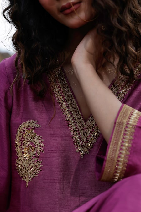 Shop_Charu Makkar_Purple Silk, Organza Embroidery, Zari V-neck Preeto Kurta Set _Online_at_Aza_Fashions