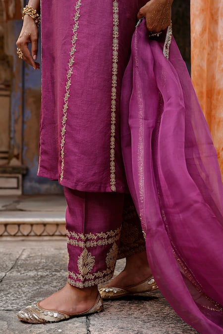 Buy Charu Makkar Purple Silk, Organza Embroidery Split V-neck Sohni Kurta Set Online at Aza Fashions Buy_Charu Makkar_Purple Silk, Organza Embroidery Split V-neck Sohni Kurta Set _Online_at_Aza_Fashions