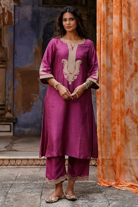 Buy Charu Makkar Purple Silk, Organza Embroidery, Zari Split V-neck Raha Kurta Set Online at Aza Fashions Buy_Charu Makkar_Purple Silk, Organza Embroidery, Zari Split V-neck Raha Kurta Set _Online_at_Aza_Fashions