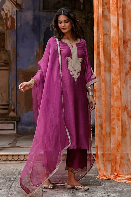 Shop Charu Makkar Purple Silk, Organza Embroidery, Zari Split V-neck Raha Kurta Set Online at Aza Fashions Shop_Charu Makkar_Purple Silk, Organza Embroidery, Zari Split V-neck Raha Kurta Set _Online_at_Aza_Fashions