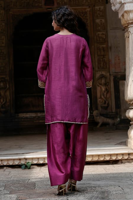 Charu Makkar Sargun Embroidered Kurta Set 