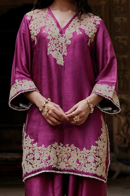 Buy_Charu Makkar_Purple Silk, Organza Embroidery V-neck Sargun Kurta Set 