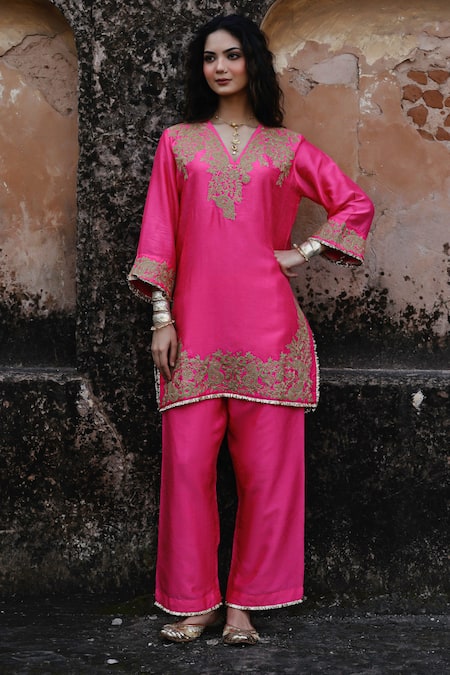 Buy_Charu Makkar_Pink Silk, Shantoon, Organza Embroidery, Zari, Gota Patti Surveen Kurta Set 