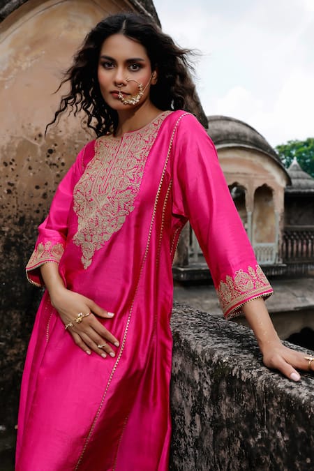 Buy Charu Makkar Pink Silk, Organza Embroidery, Fringe Split V-neck Seerat Kurta Set Online at Aza Fashions Buy_Charu Makkar_Pink Silk, Organza Embroidery, Fringe Split V-neck Seerat Kurta Set _Online_at_Aza_Fashions