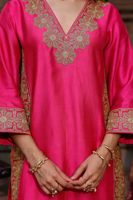 Shop_Charu Makkar_Pink Organza Embroidery, Zari V-neck Shehnaaz Kurta Set 