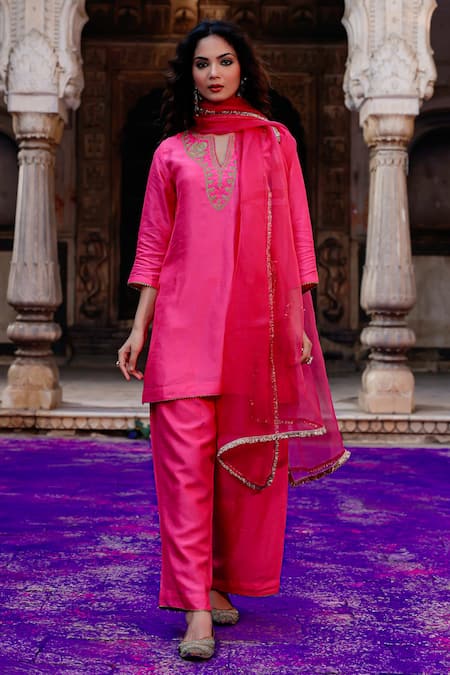 Shop_Charu Makkar_Pink Silk, Organza Embroidery, Gota Patti Split V-neck Babli Kurta Set _Online_at_Aza_Fashions