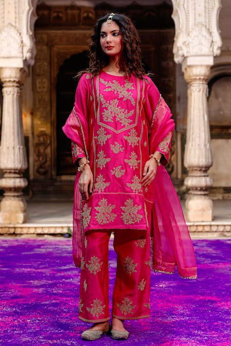 Charu Makkar_Pink Silk, Organza Embroidery, Metallic Thread, Zari Round Neck Rajjo Kurta Set _at_Aza_Fashions
