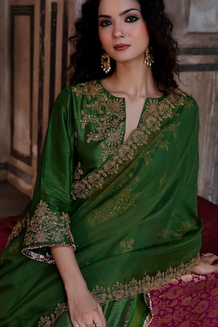 Buy_Charu Makkar_Green Silk, Shantoon, Organza Embroidery, Zari Split V-neck Kirat Kurta Set 