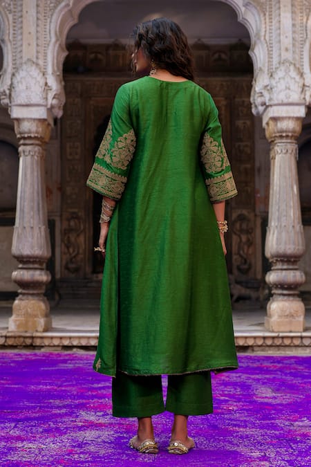 Charu Makkar Swara Embroidered Kurta Set 