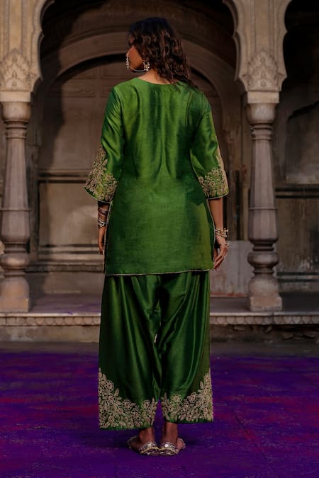 Charu Makkar Anmol Embroidered Kurta Set 