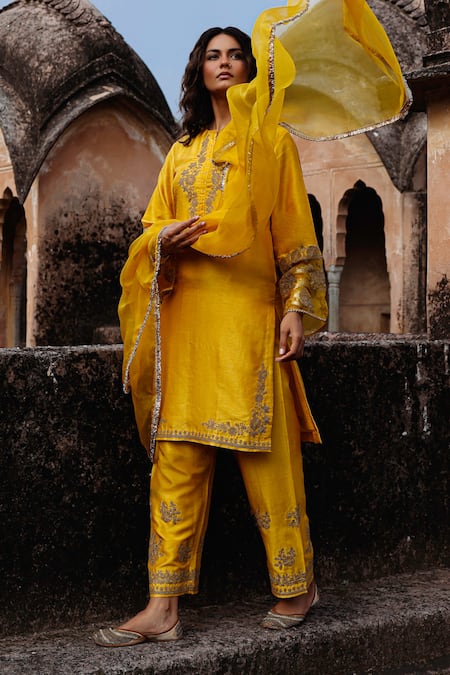 Buy_Charu Makkar_Mustard Silk, Shantoon, Organza Embroidery, Zari Split V-neck Sajal Kurta Set _Online_at_Aza_Fashions