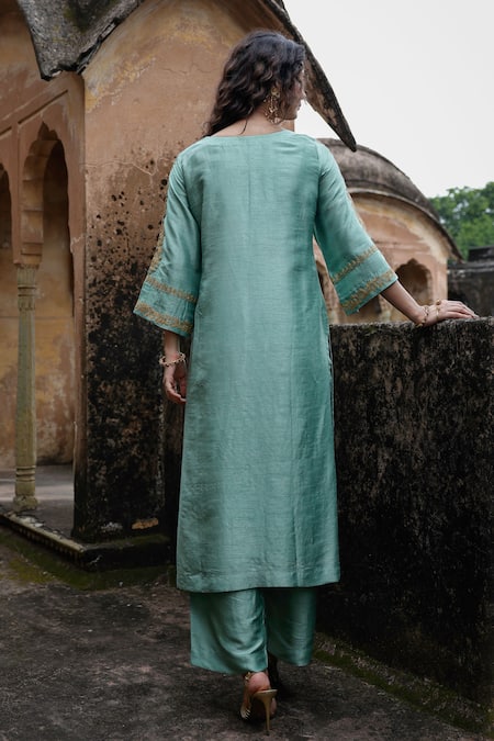 Charu Makkar Alizeh Embroidered Kurta Set 
