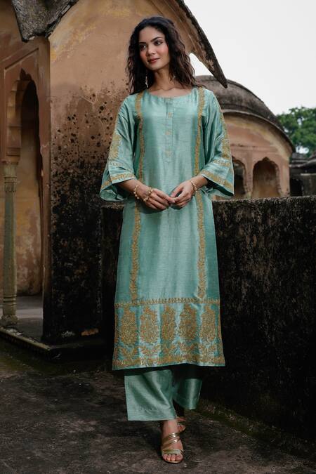 Charu Makkar_Green Silk, Organza Embroidery, Lace, Zari Round Neck Alizeh Kurta Set _at_Aza_Fashions