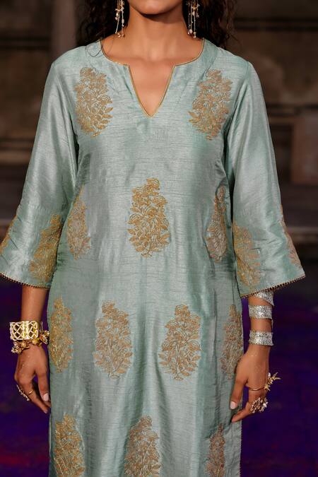 Shop_Charu Makkar_Green Silk, Organza Embroidery, Zari V-neck Mahika Kurta Set 