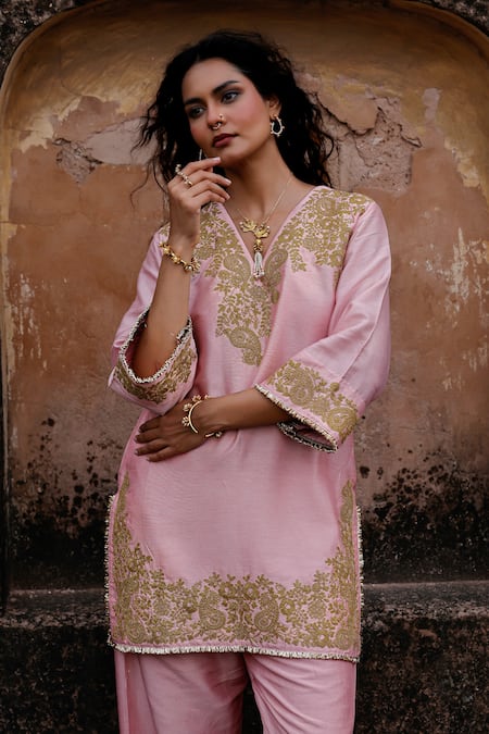 Shop_Charu Makkar_Pink Silk, Organza Embroidery V-neck Jasmin Kurta Set _Online_at_Aza_Fashions