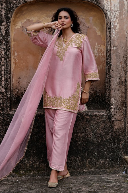 Charu Makkar Jasmin Embroidered Kurta Set 