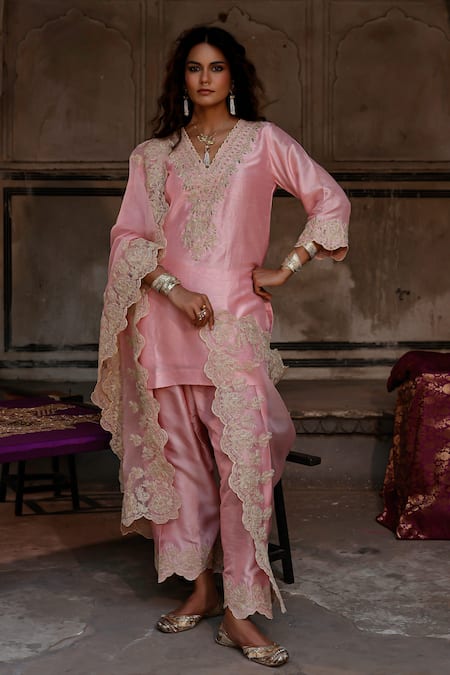Charu Makkar Aina Embroidered Kurta Set 