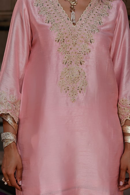 Shop_Charu Makkar_Pink Silk, Organza Embroidery, Zari V-neck Aina Kurta Set 