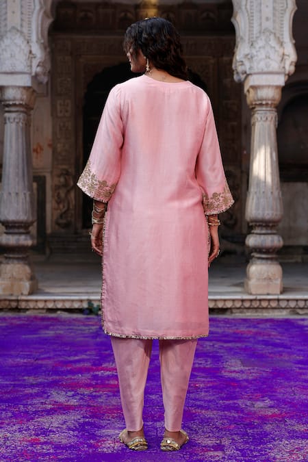 Charu Makkar Kubra Embroidered Kurta Set 