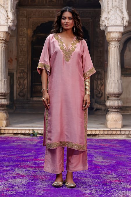 Charu Makkar_Pink Silk Embroidery, Metallic Thread V-neck Lavanya Kaftan Kurta Set _at_Aza_Fashions