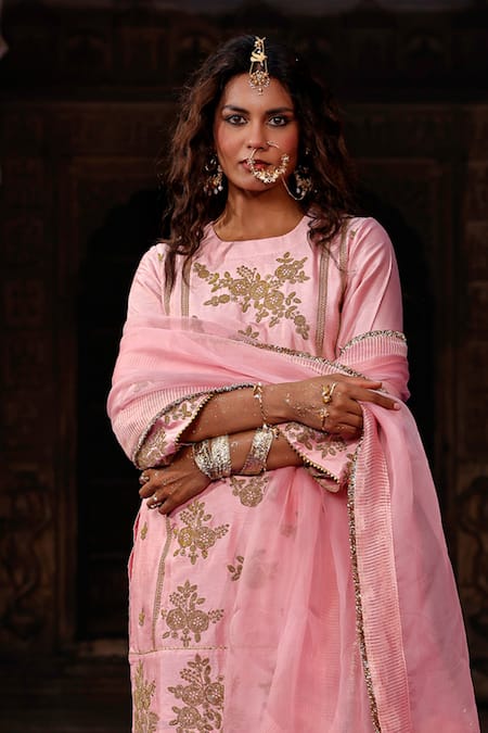 Shop Charu Makkar Pink Silk, Organza Embroidery, Lace, Zari Round Neck Raano Kurta Set Online at Aza Fashions Shop_Charu Makkar_Pink Silk, Organza Embroidery, Lace, Zari Round Neck Raano Kurta Set _Online_at_Aza_Fashions
