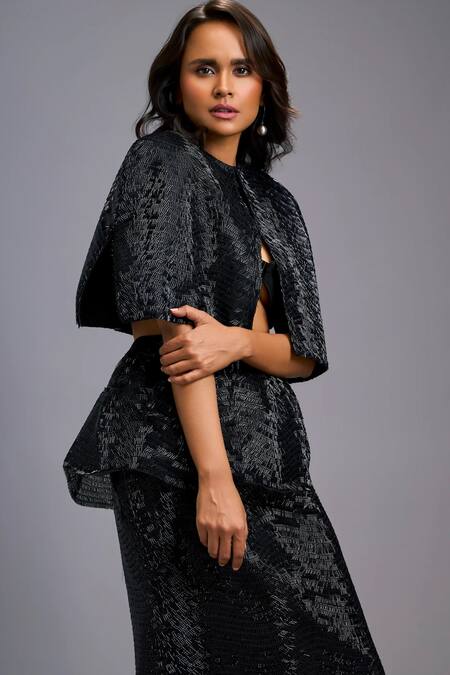 Buy_Deepika Arora_Black Round Neck Shimmer Structured Cape 