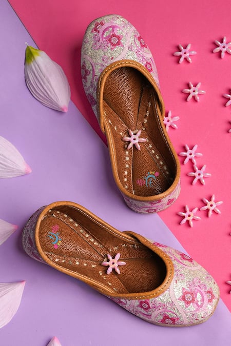 Hello JR Rosa Glittery Floral Motif Juttis 