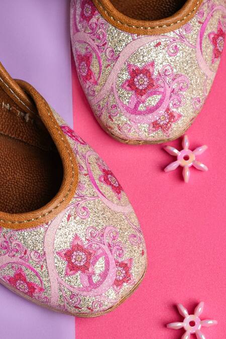 Hello JR_Pink Rosa Glittery Floral Motif Juttis _Online_at_Aza_Fashions
