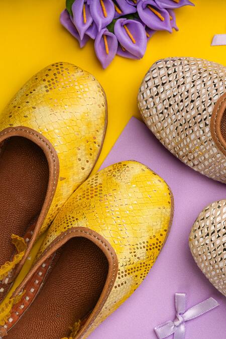 Buy_Hello JR_Yellow Zinnia Textured Pattern Mules _Online_at_Aza_Fashions