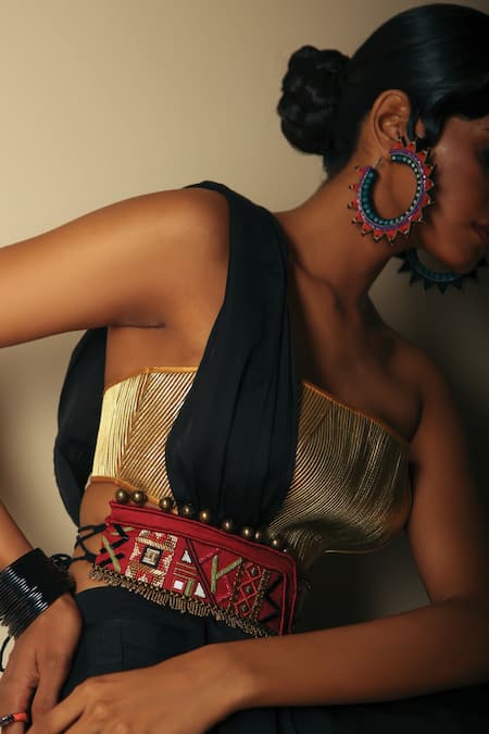 Shop NAKHREWAALI Red Embroidery, Beads, Tassels, Stones Jabardast Belt Online at Aza Fashions Shop_NAKHREWAALI_Red Embroidery, Beads, Tassels, Stones Jabardast Belt _Online_at_Aza_Fashions