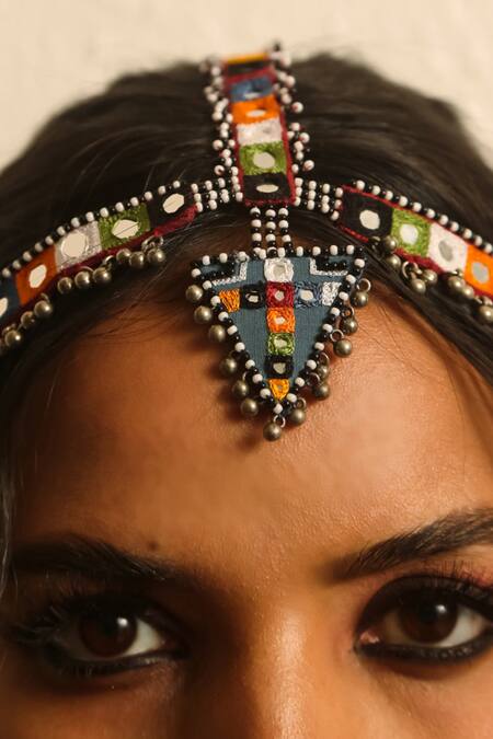 NAKHREWAALI_Multi Color Jhakaas Matha Patti _Online_at_Aza_Fashions