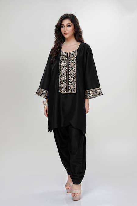 Ranian Dogri Kurta & Dhoti Salwar Set  
