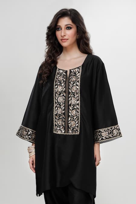 Buy_Ranian_Black Silk Embroidery, Zari Round Neck Dogri Kurta And Dhoti Salwar Set  _Online_at_Aza_Fashions