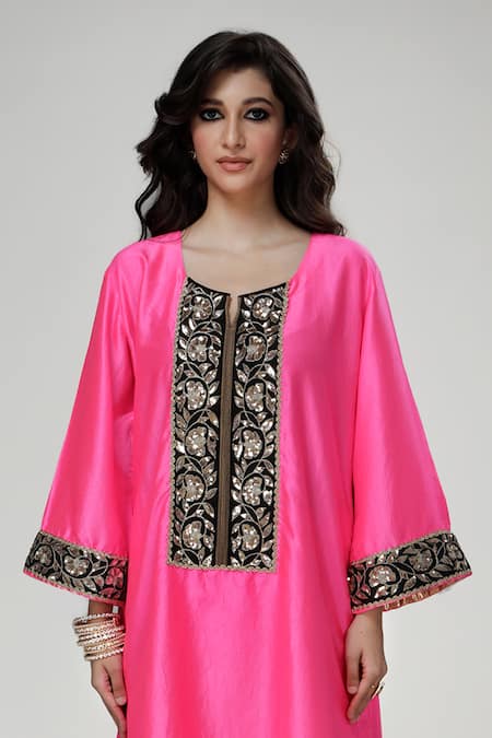 Buy_Ranian_Pink Silk Embroidery, Zari Round Neck Dogri Kurta And Dhoti Salwar Set _Online_at_Aza_Fashions