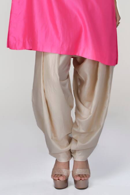 Ranian_Pink Silk, Organza Embroidery, Zari Square Rani Dogri Kurta And Dhoti Salwar Set _Online_at_Aza_Fashions