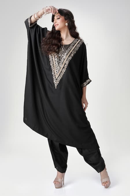 Ranian Embellished Kaftan & Dhoti Salwar Set 