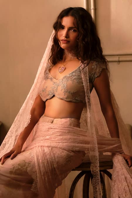 Shehlaa Khan_Peach Lace Lace, Embroidery V-neck Pre-draped Saree With Blouse _Online_at_Aza_Fashions